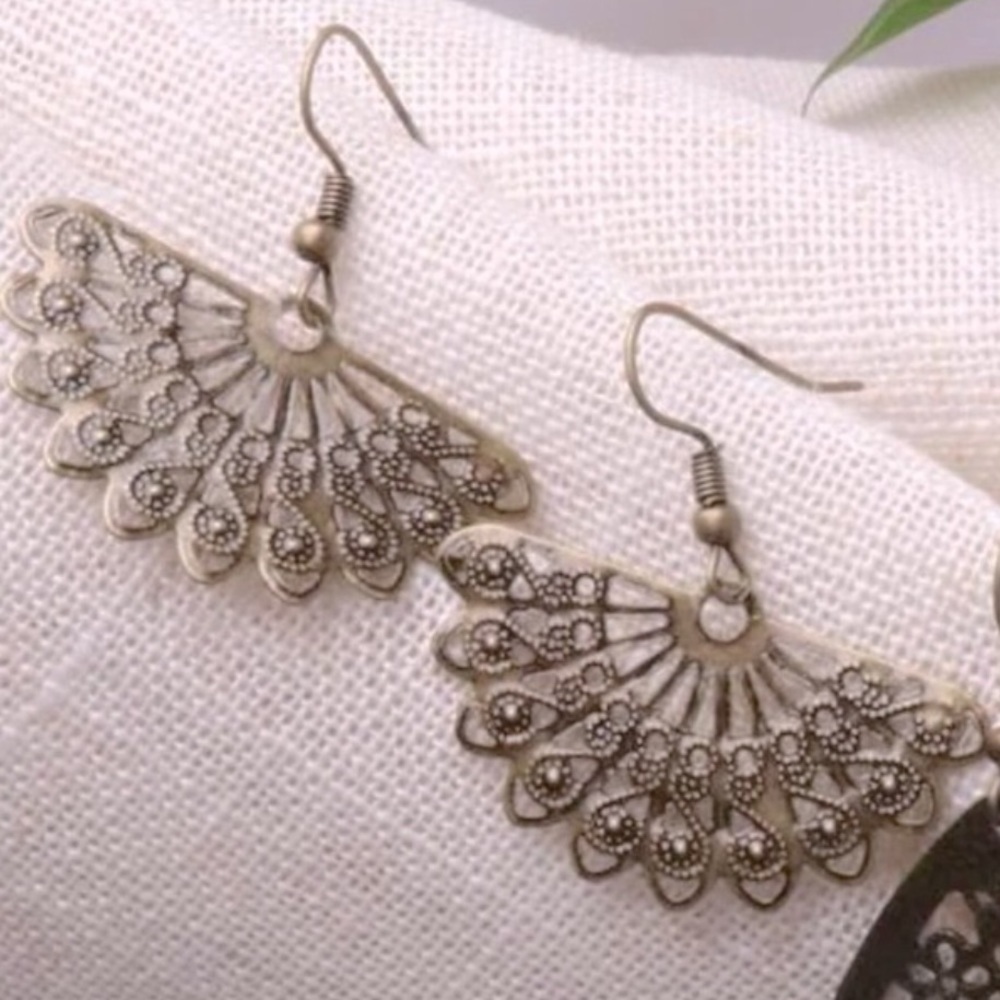 𝅺boho Bronze Fan Earrings